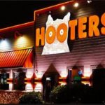 hooters customer service